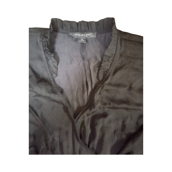 Andrew Marc-long sleeve top size medium-Worn once-tie on the waist🖤 SIZE m - Picture 2 of 2